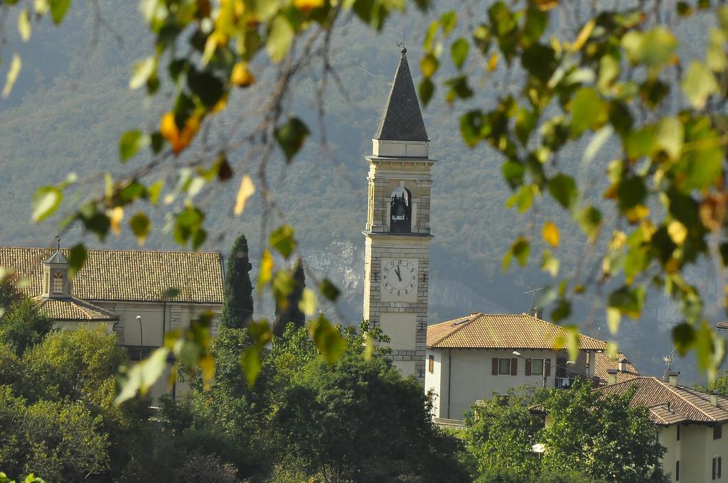 Hotel Santa Barbara Ronzo-Chienis Buitenkant foto